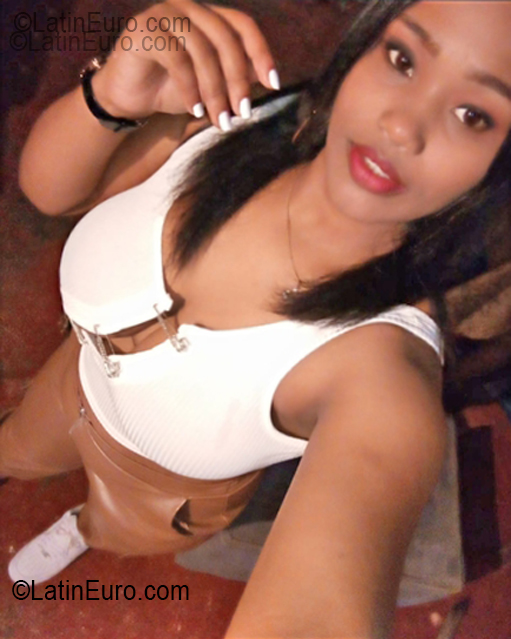 Date this lovely Dominican Republic girl Marleny from Santo Domingo DO55483