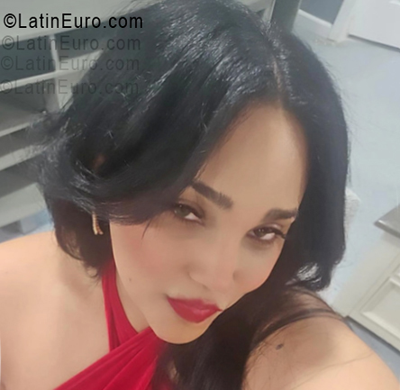 Date this charming United States girl Jiselina from Detroit US25208