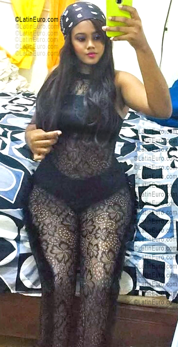 Date this cute Dominican Republic girl Angelica from Santo Domingo DO55597