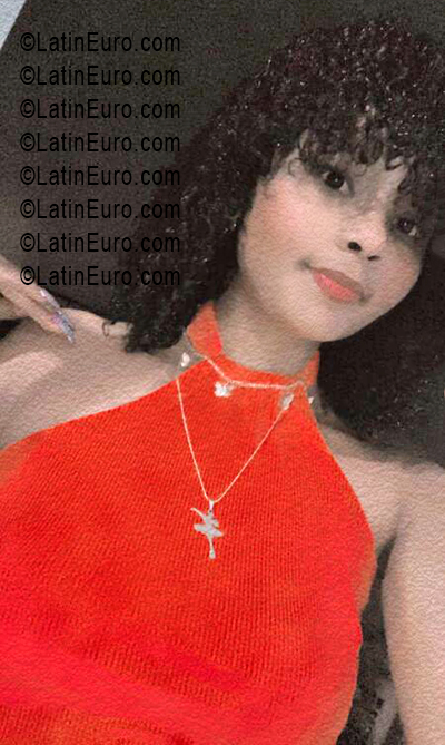 Date this cute Dominican Republic girl Ays from Santo Domingo DO55642