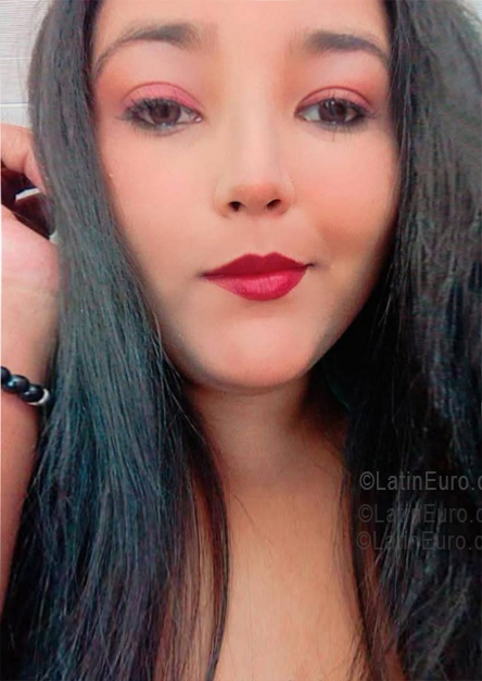 Date this foxy Colombia girl Genesis from Barranquilla CO33538