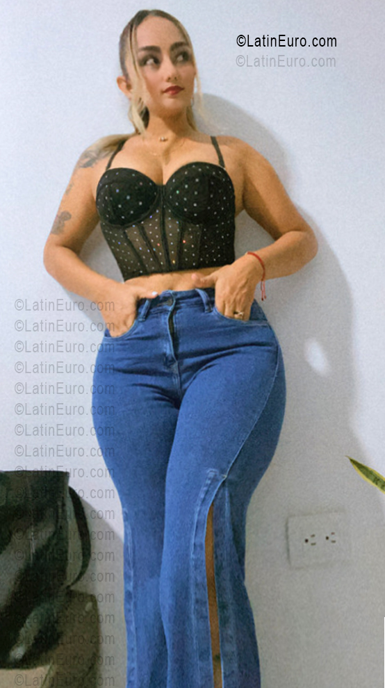 Date this cute Colombia girl Isabel from Apartado CO33539