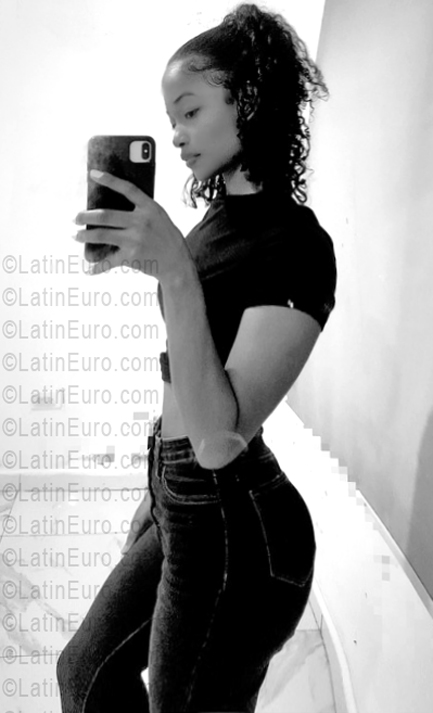 Date this good-looking Dominican Republic girl Jade from Santo Domingo DO55667