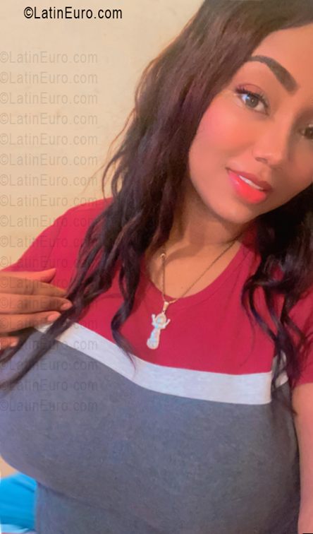 Date this gorgeous Dominican Republic girl Maurelys from Santo Domingo DO55796
