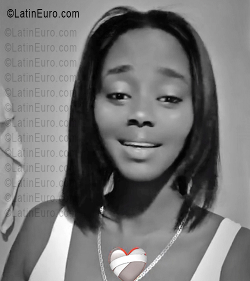 Date this delightful Dominican Republic girl Erika from Santo Domingo DO55833