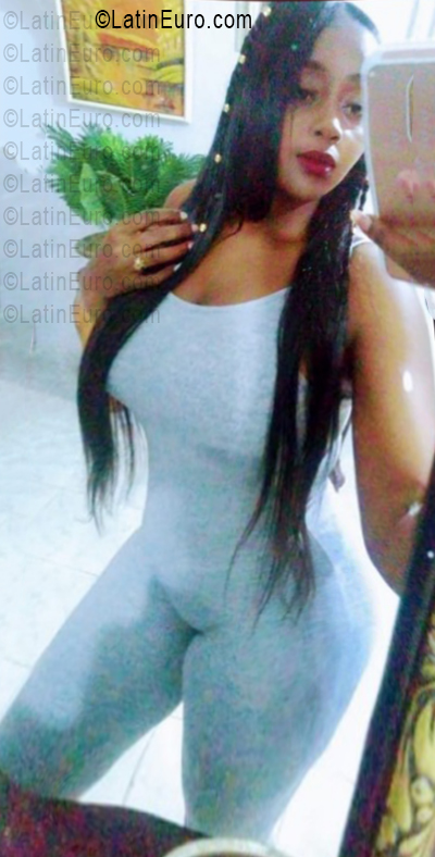 Date this delightful Dominican Republic girl La negra from Santo Domingo DO55885