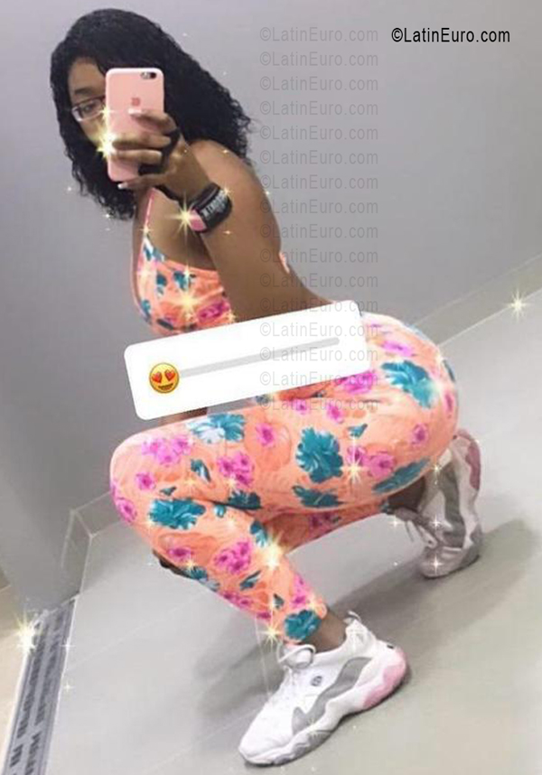 Date this fun Colombia girl Tivi from Medellin CO33592