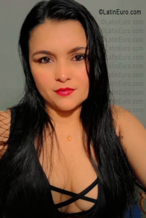 Date this stunning Colombia girl Nazareth from Medellin CO33594