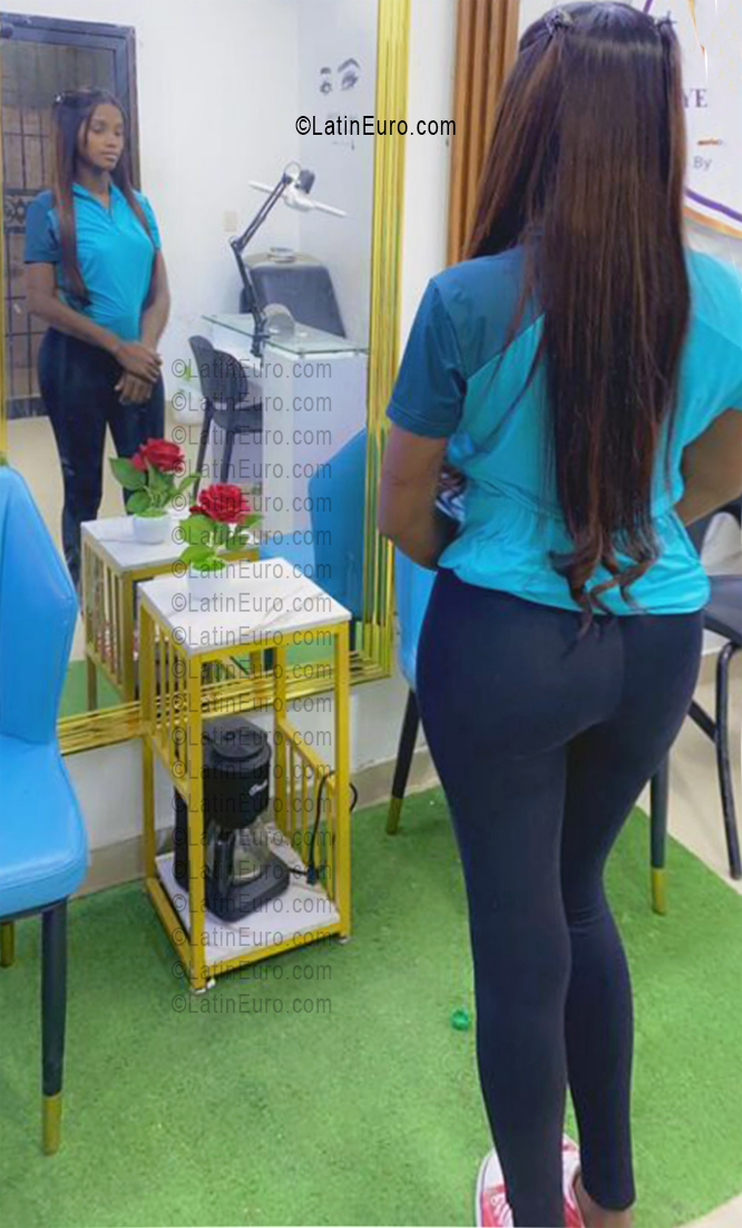Date this charming Dominican Republic girl Chik1994 from Santo Domingo DO55928