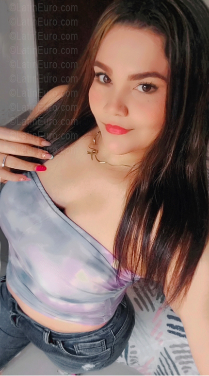 Date this delightful Colombia girl Mati from Sahagun CO33601