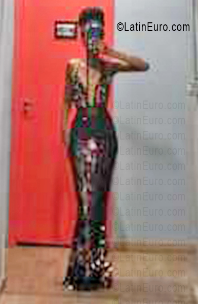 Date this happy Dominican Republic girl Lizzie from Santo Domingo DO55935