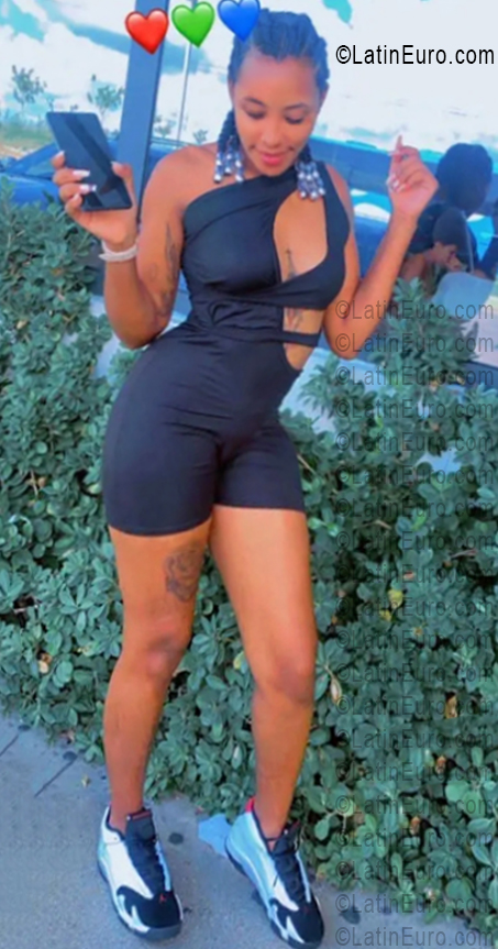 Date this beautiful Dominican Republic girl Ivelis from Santo Domingo DO55974