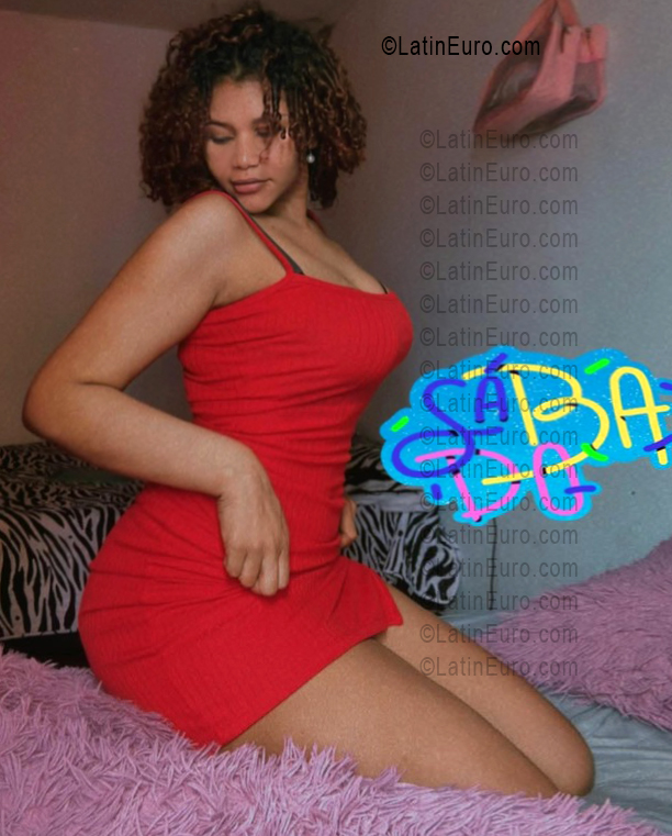 Date this pretty Colombia girl Angelica from Bogota CO33637