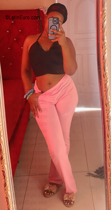 Date this georgeous Dominican Republic girl Lenin from Banica DO56050