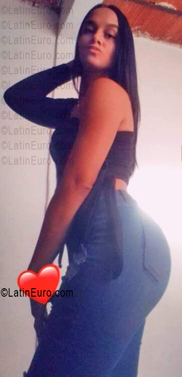 Date this voluptuous Venezuela girl Franyer from Caracas VE5426