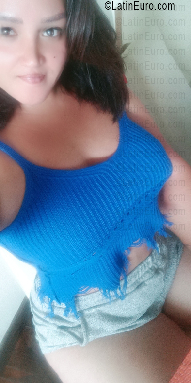 Date this pretty Venezuela girl Ali from Caracas VE5450