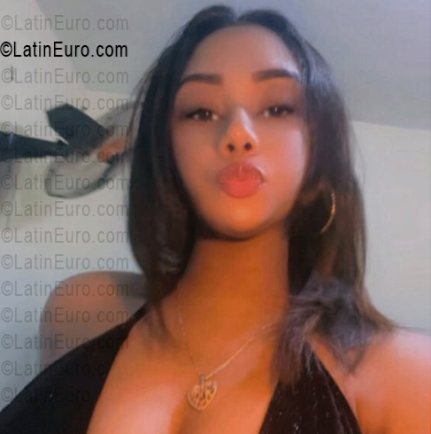 Date this happy Dominican Republic girl Kpook from Santo Domingo DO56137