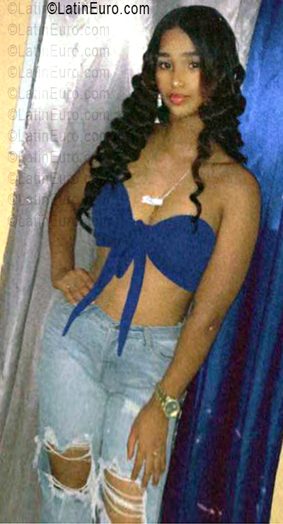 Date this exotic Dominican Republic girl Emely from Santiago DO56153