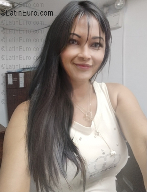 Date this exotic Venezuela girl Mar from Caracas VE5509