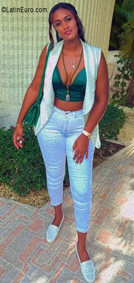 Date this pretty Dominican Republic girl Manuela from Santo Domingo DO56207