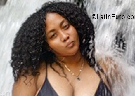 Date this sultry Venezuela girl Verlianis from Caracas VE5582