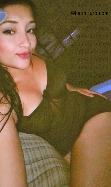 Date this hot Venezuela girl Emely from Maturin VE5596