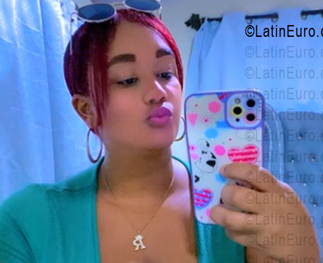 Date this sensual Dominican Republic girl Roseiris from Santo Domingo DO56311