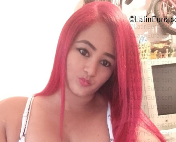 Date this pretty Venezuela girl Bileidi from Valencia VE5625