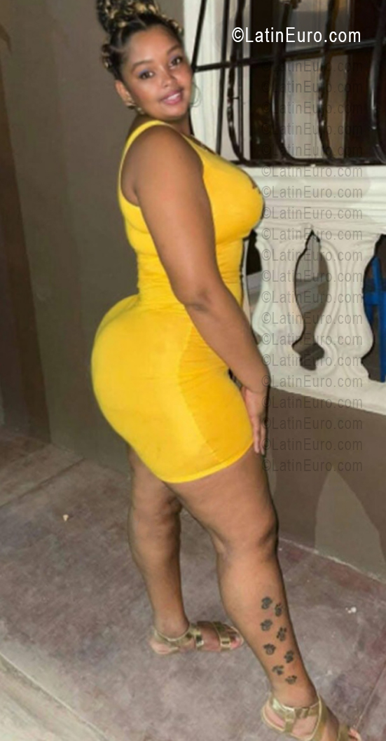 Date this georgeous Dominican Republic girl Elizabeth from Puerto Plata DO56376