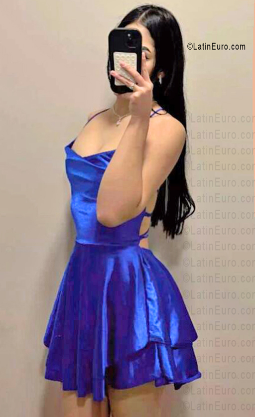 Date this voluptuous Peru girl Zaida from Lima PE2166