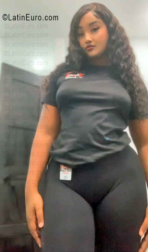 Date this happy Dominican Republic girl Kamil from Punta Cana DO56383