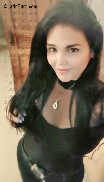 Date this delightful Venezuela girl Giulia from Maracay VE5665
