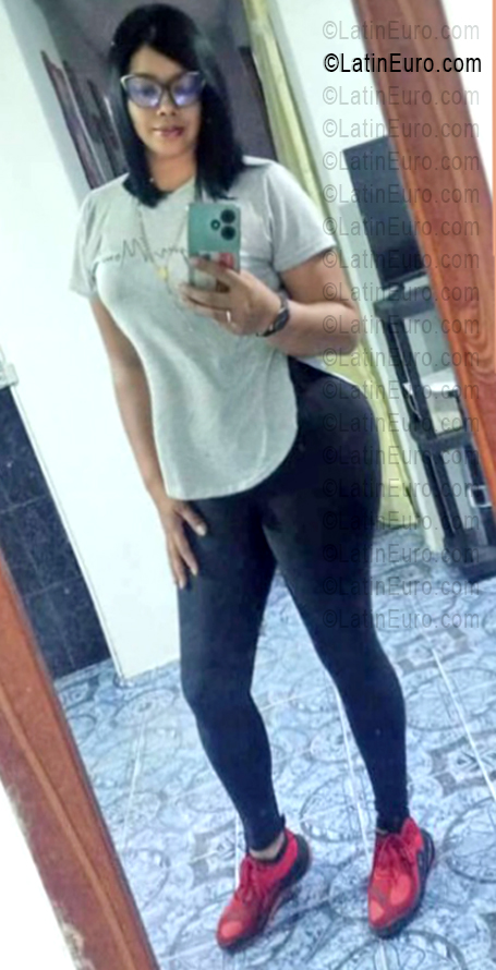 Date this hard body Venezuela girl Marielena from Venezuela VE5690