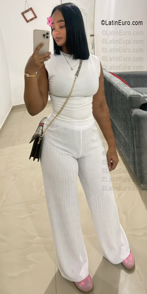 Date this passionate Dominican Republic girl Nicole from San Juan DO56452