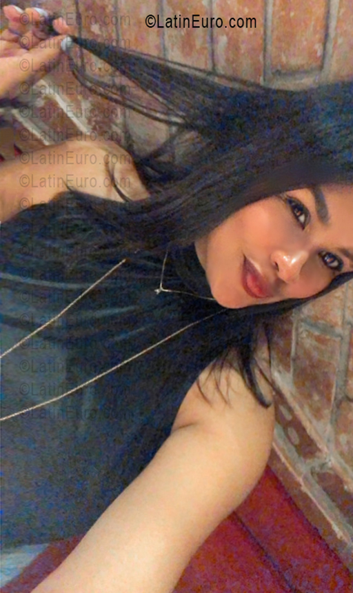 Date this tall Dominican Republic girl Elisa from Santo Domingo Norte DO56485