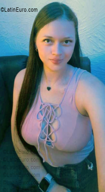 Date this beautiful Colombia girl Wendy from Medellin CO33752
