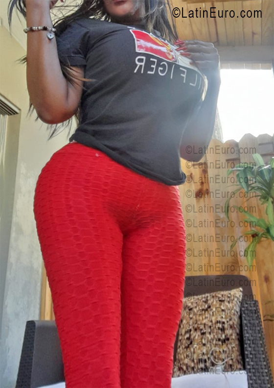 Date this lovely Dominican Republic girl Catalina from Santo Domingo DO56509