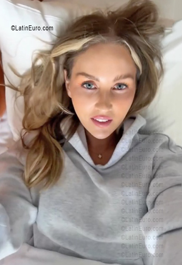 Date this beautiful Germany girl Marth from Frankfurt DE580