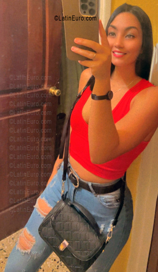 Date this tall Dominican Republic girl Nicole from Santo Domingo DO56590