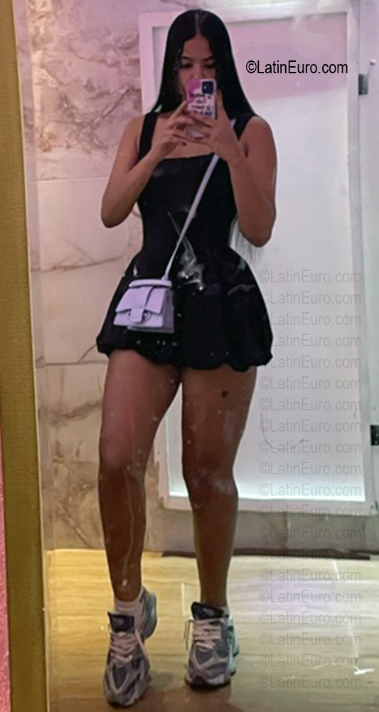 Date this good-looking Dominican Republic girl Esca from La Altagracia DO56753