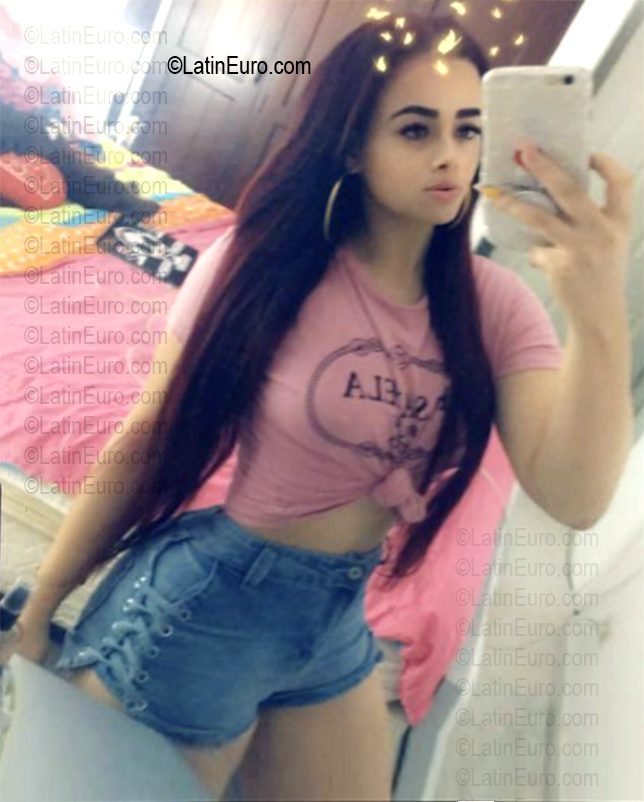 Date this gorgeous Dominican Republic girl Rosa from Santo Domingo DO56755