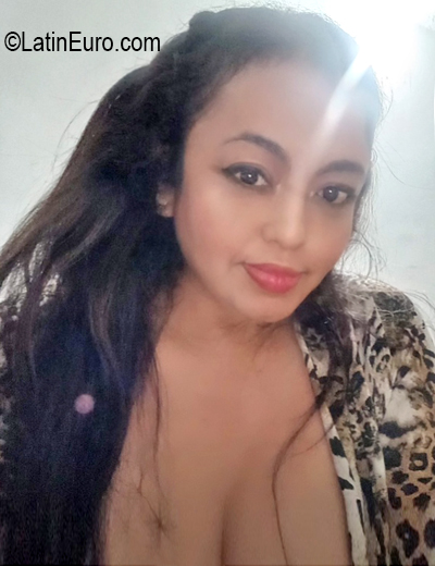 Date this nice looking Colombia girl PAOLA from Cúcuta CO33795
