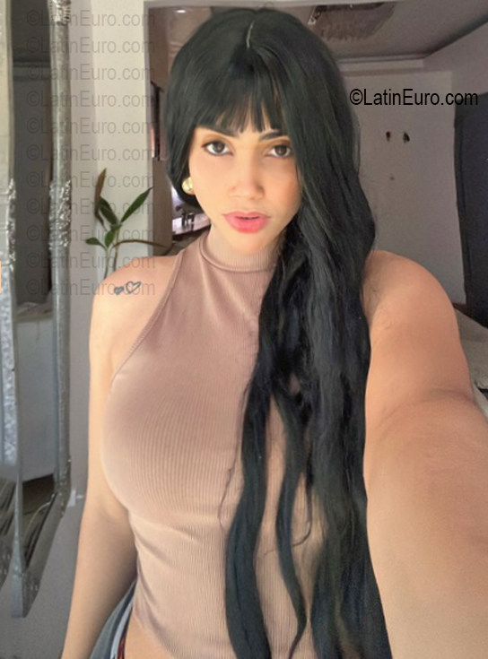 Date this tall Dominican Republic girl Dulce from Santo Domingo DO56764