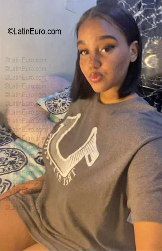 Date this young Dominican Republic girl Ashley from Santo Domingo DO56766