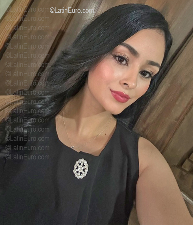 Date this gorgeous Honduras girl Gemini Valeri from Tegucigalpa HN3019