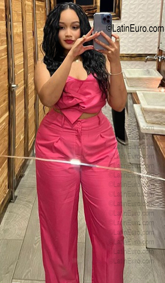 Date this pretty Dominican Republic girl Rosa from Santiago DO56820