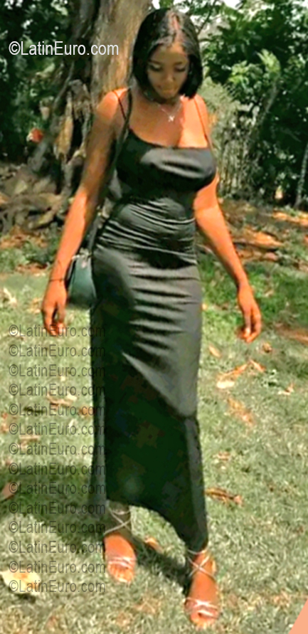 Date this sensual Dominican Republic girl Yaslin from Santo Domingo DO56914