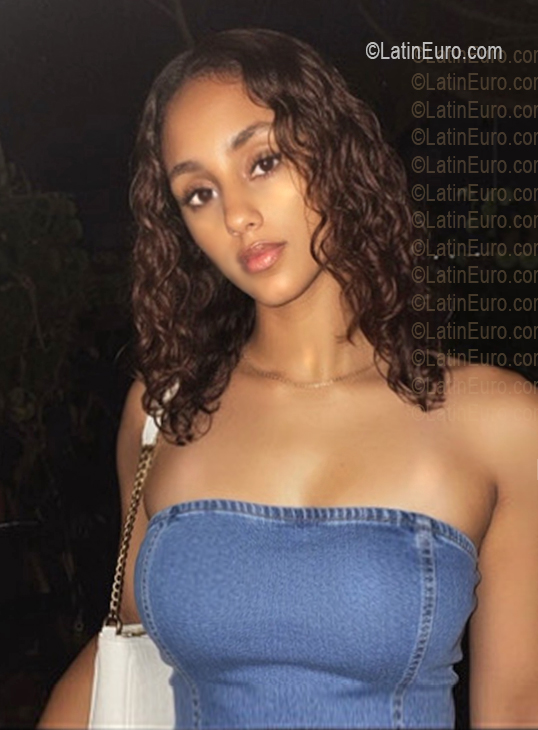 Date this gorgeous Dominican Republic girl Mariel from La Vega DO56970