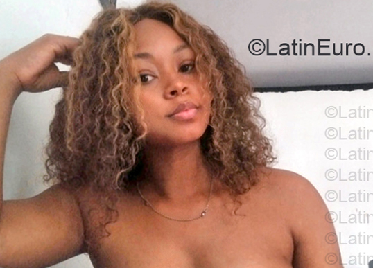 Date this voluptuous Colombia girl Melina from Cali CO33858