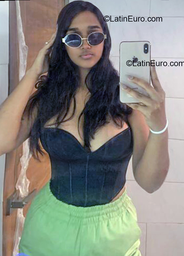 Date this hot Dominican Republic girl Sofia Melany from Santo Domingo DO57211